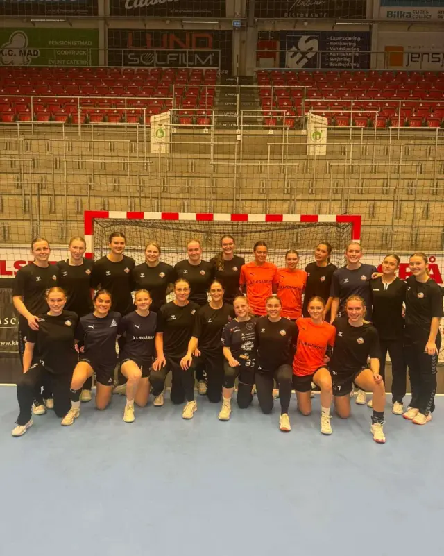 I denne uge har nogle af vore håndboldspillere haft en ekstra spændende udfordring, da de har trænet med H90s ret så suveræne 1. divisions kvinder, for at mærke lidt til hvor meget der kræves på det niveau😊💪🏻🤾‍♀️🤾‍♀️
#hh90 #laegaarden #lægården25/26