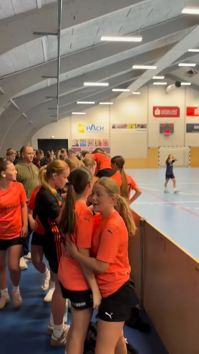 Selvom det ikke blev til medaljer denne gang, så har vi haft en en dejlig dag til DM for efterskoler i indefodbold. Stævnet blev afholdt i Hedensted og havde deltagelse af efterskoler fra hele Danmark ⚽️😊 #laegaarden #lægården2526 #fodbold